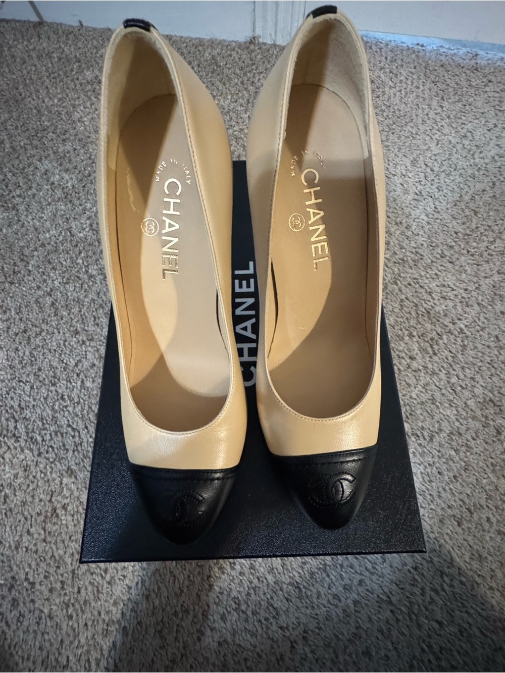 CHANEL Beige and Black Lambskin Pumps - Picture 6 of 10